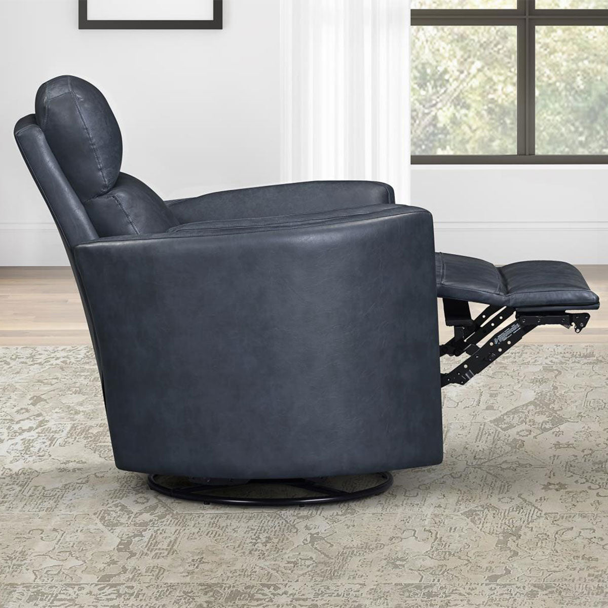 RADIUS LTHR RECLINER IN NAVY