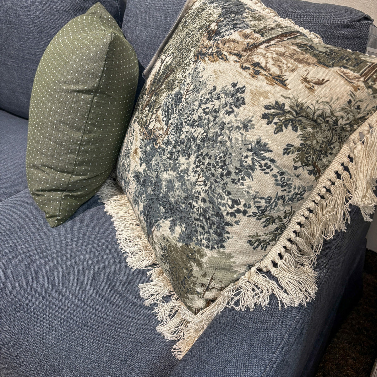 BAILEY SKIRTED SOFA
