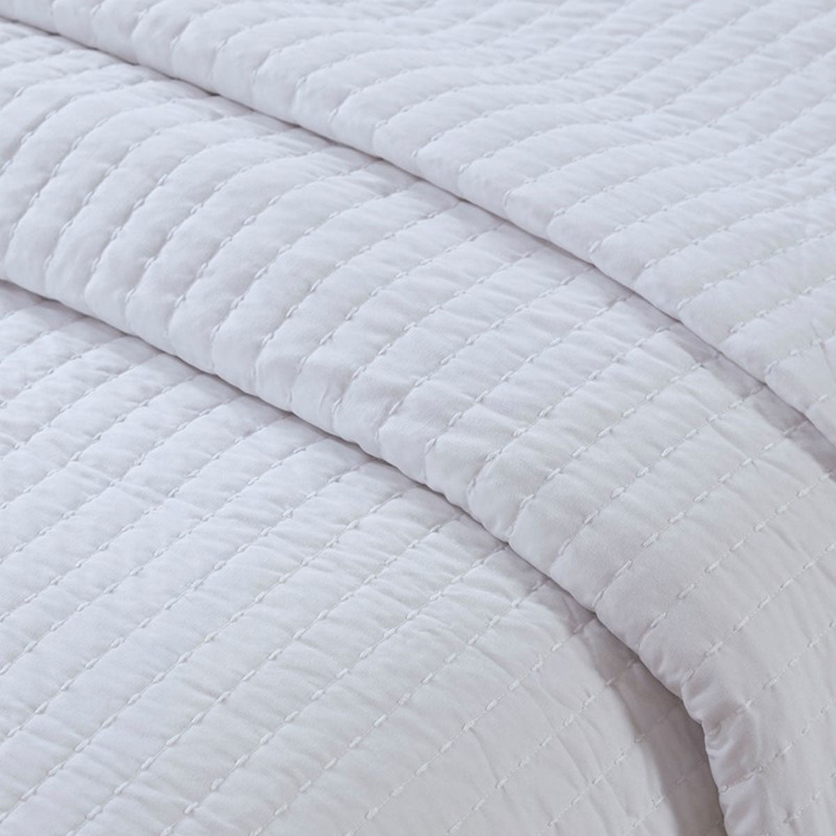 Keaton 3pc White Cvrlt Kg Set
