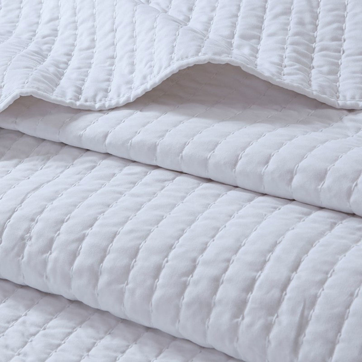 Keaton 3pc White Cvrlt Kg Set