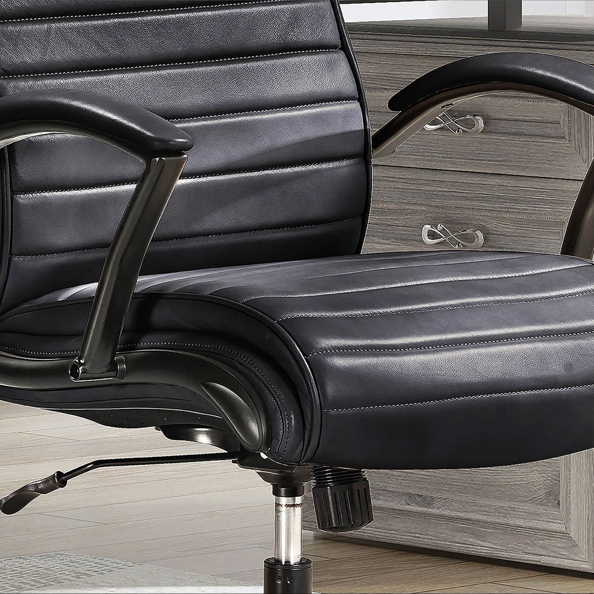 370 LEATHER DESK CHAIR BLACK