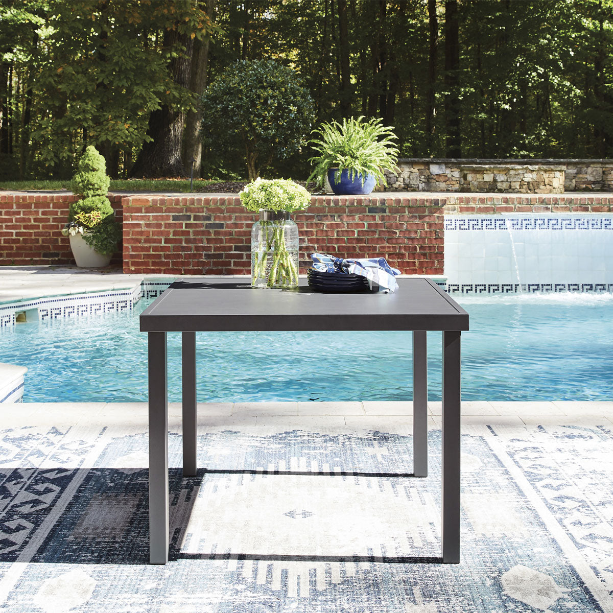 ROCKY CREEK SQUARE DIN TABLE