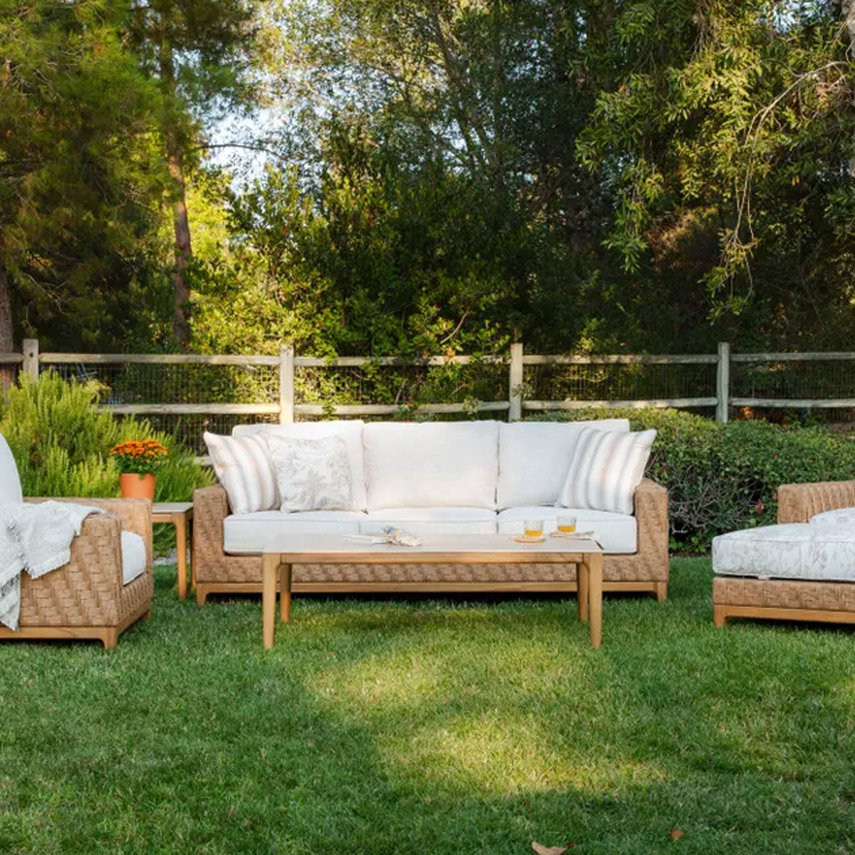 CATALINA SOFA IN POROS DUNE