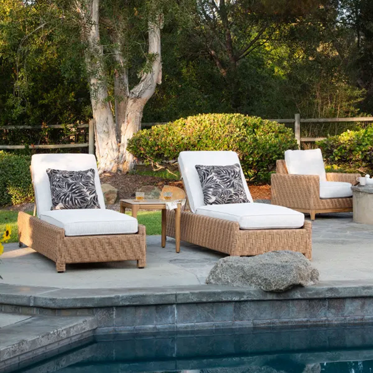 CATALINA END TABLE