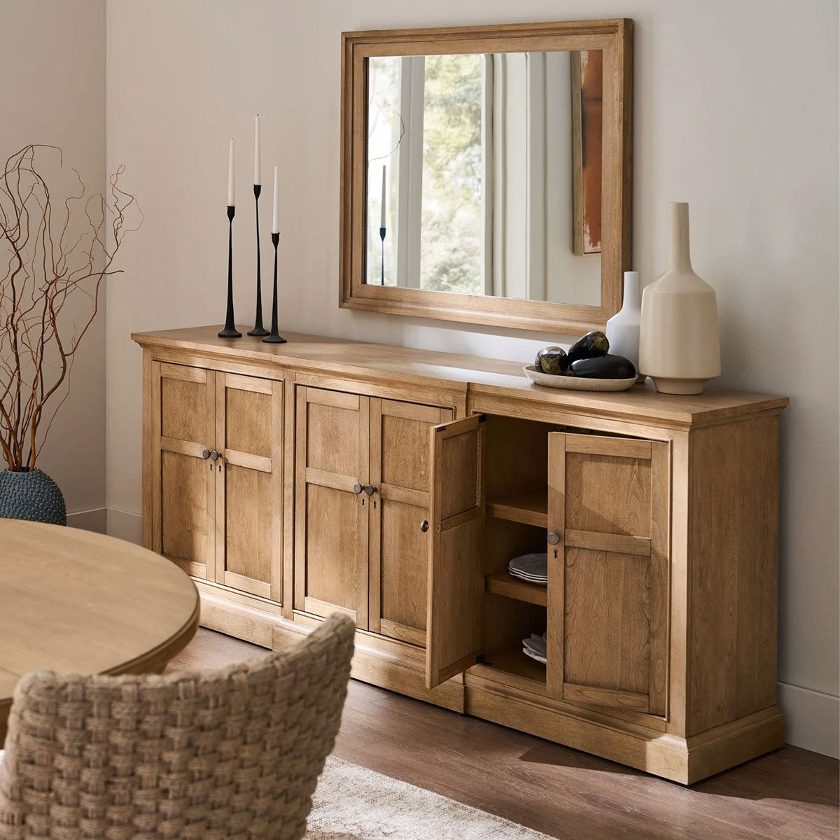 BIRCHAVEN BRINDLE ENT CREDENZA