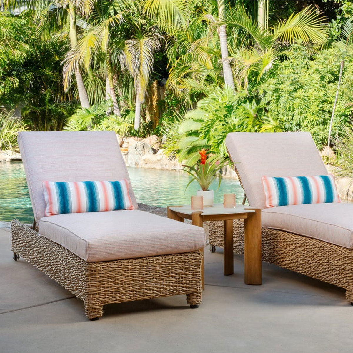 SOMERSET CHAISE IN POROS DUNE