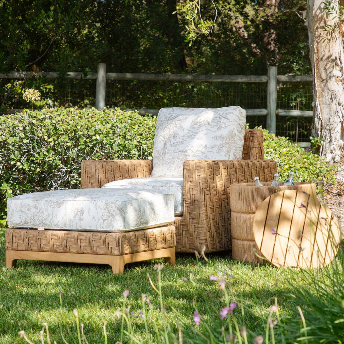 CATALINA OTTOMAN IN POROS DUNE