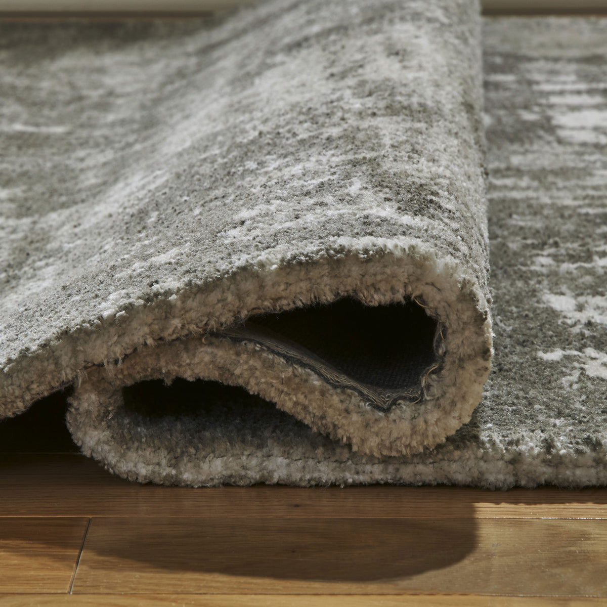 VALMONTIC LARGE 8X10 RUG