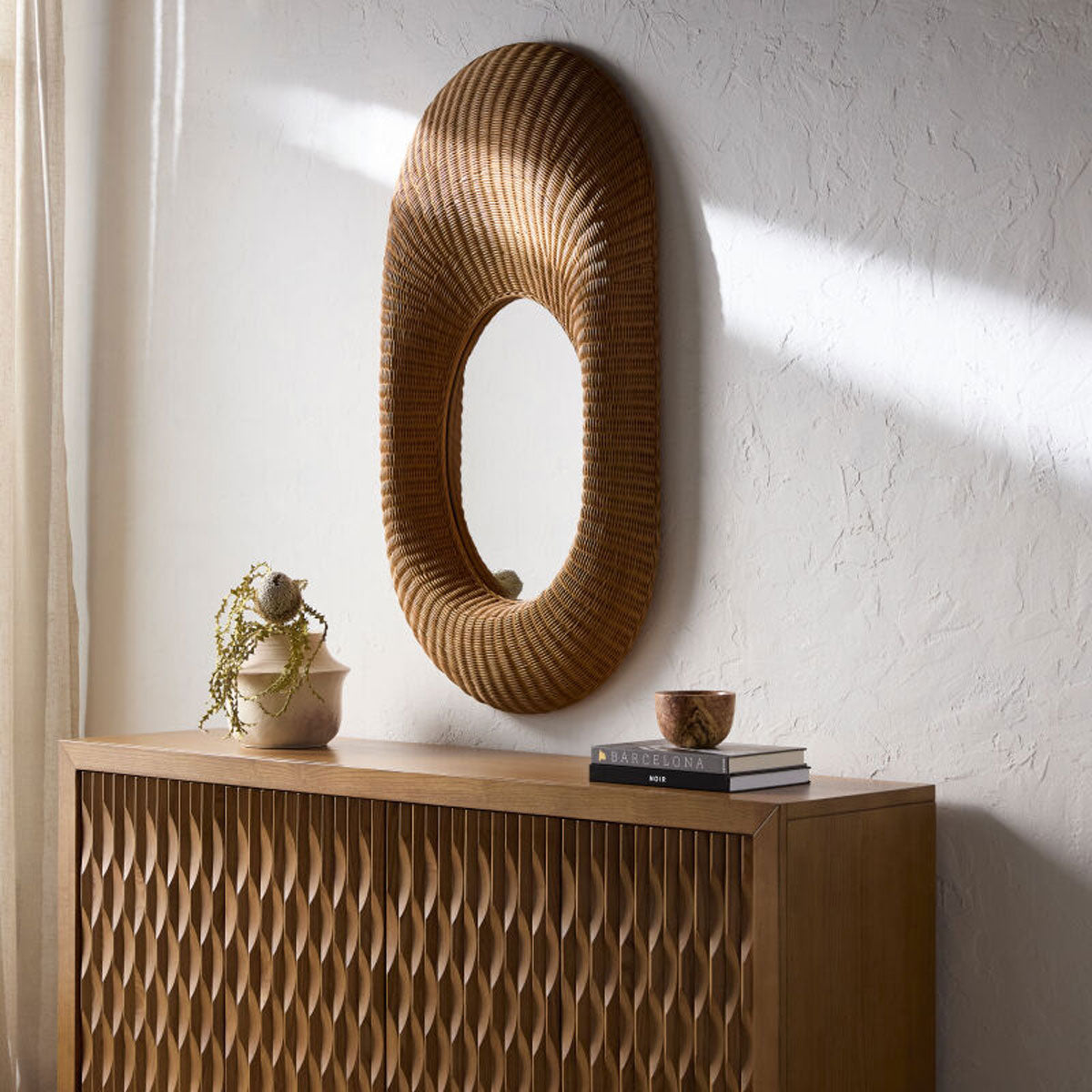 LYE DARK RATTAN ACCENT MIR
