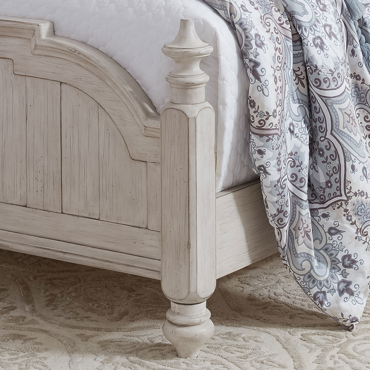 Roanoak Poster Bed