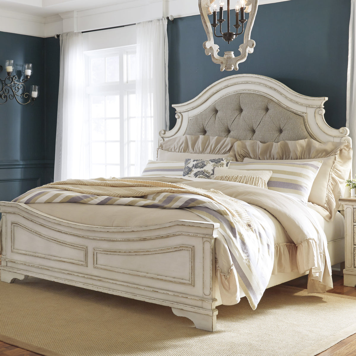 Roslyn Upholstered Bed