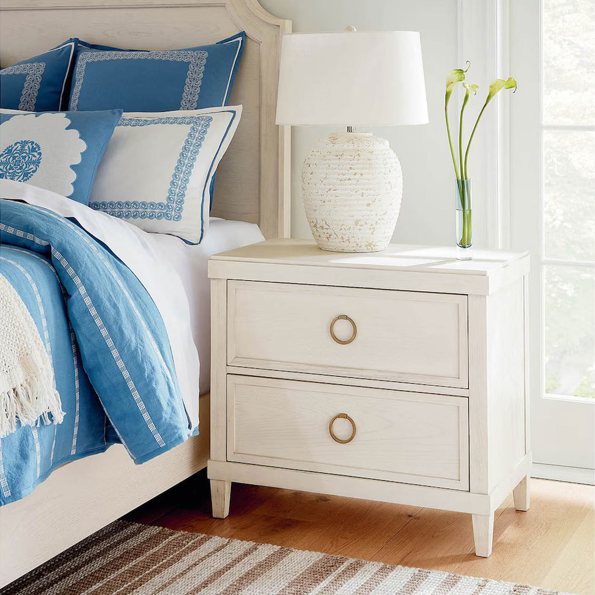 Ventura Shell Nightstand